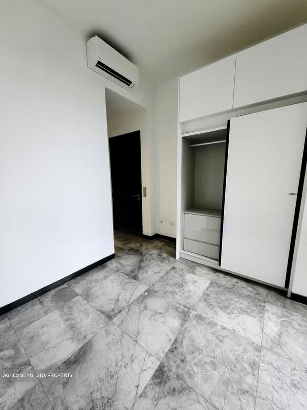 Beach Road (D7), Condominium #587671691